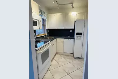 9620 Sunrise Lakes Blvd #306, Sunrise, FL 33322 - Photo 1