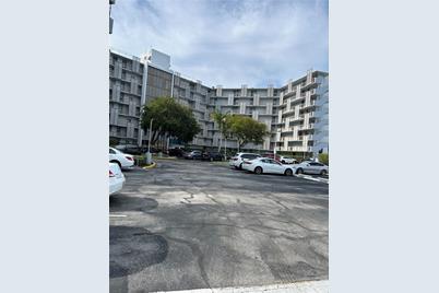 3401 N Country Club Dr #609, Aventura, FL 33180 - Photo 1