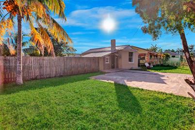 1268 NW 75th St, Miami, FL 33147 - Photo 1