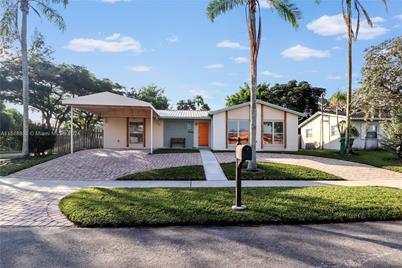 11014 SW 159th Ter - Photo 1