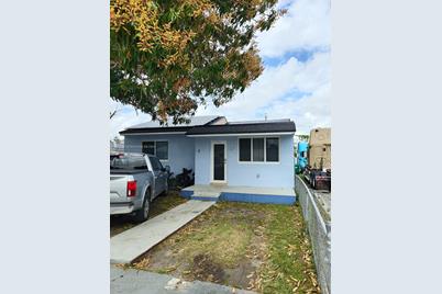 7135 SW 13th Ter - Photo 1