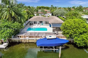 1912 NE 119th Rd, North Miami, FL 33181 - Photo 1