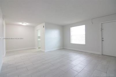 400 NE 1st St #111, Hallandale Beach, FL 33009 - Photo 1