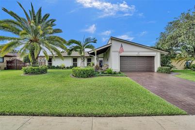 12000 NW 14th St, Pembroke Pines, FL 33026 - Photo 1