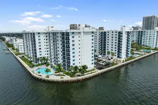 7501 E Treasure Dr, North Bay Village, FL 33141 - Photo 1