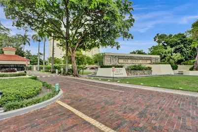 11111 Biscayne Blvd #7F, Miami, FL 33181 - Photo 1