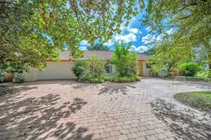 600 Camellia Ct, Plantation, FL 33317 - Photo 1