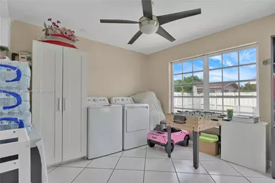 715 W 53rd St, Hialeah, FL 33012 - Photo 1