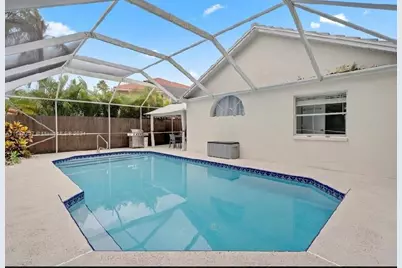 2002 Lake Breeze Ct, Wellington, FL 33414 - Photo 1