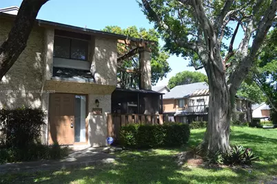 66 Wimbledon Lake Dr, Plantation, FL 33324 - Photo 1