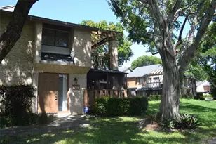 66 Wimbledon Lake Dr, Plantation, FL 33324 - Photo 1