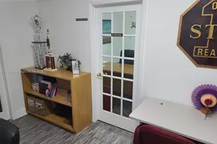 2530 SW 87th Ave, Miami, FL 33165 - Photo 1