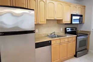 415 NE 2nd St, Hallandale Beach, FL 33009 - Photo 1