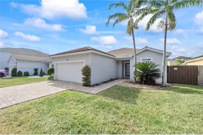 642 SE 31st Ave, Homestead, FL 33033 - Photo 1