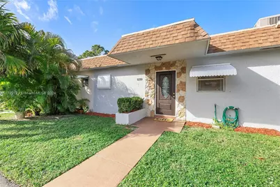 419 SW Natura Ave #B, Deerfield Beach, FL 33441 - Photo 1