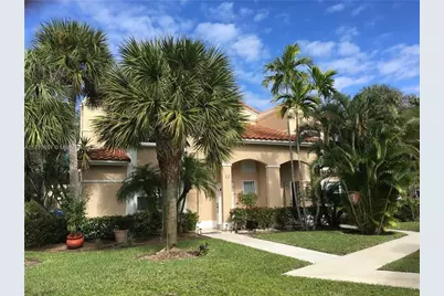 561 Racquet Club Rd #21, Weston, FL 33326 - Photo 1