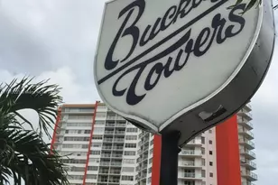 1301 NE Miami Gardens Dr, Miami, FL 33179 - Photo 1