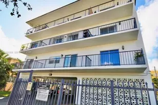 1960 Marseille Dr, Miami Beach, FL 33141 - Photo 1