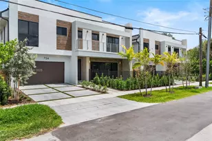 724 SW 8th Way, Fort Lauderdale, FL 33315 - Photo 1