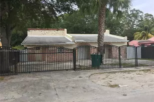425 NE 162nd St, Miami, FL 33162 - Photo 1
