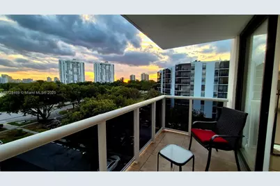 3625 N Country Club Dr #509, Aventura, FL 33180 - Photo 1