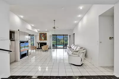 8218 NW 85th Ave, Tamarac, FL 33321 - Photo 1