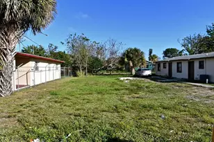 1118 N 16th Ct, Fort Pierce, FL 34950 - Photo 1