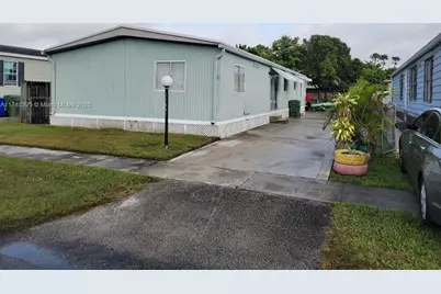 21641 NW 3rd St, Pembroke Pines, FL 33029 - Photo 1