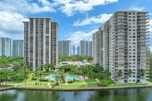 18181 NE 31st Ct, Aventura, FL 33160 - Photo 1