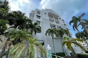 2642 Collins Ave, Miami Beach, FL 33140 - Photo 1