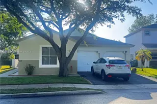 162 NW 207th Ave, Pembroke Pines, FL 33029 - Photo 1
