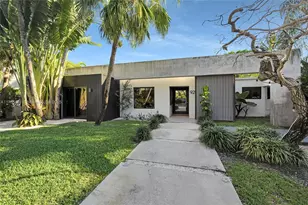 92 W Mashta Dr, Key Biscayne, FL 33149 - Photo 1