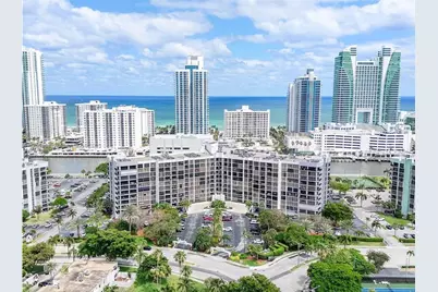 600 Parkview Dr #1109, Hallandale Beach, FL 33009 - Photo 1
