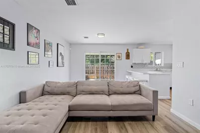 582 SW 2nd Pl, Florida City, FL 33034 - Photo 1