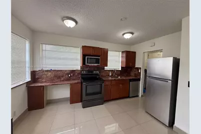 883 NE 40th St #N, Oakland Park, FL 33334 - Photo 1