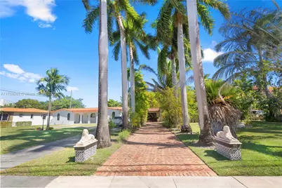 33 S Royal Poinciana Blvd, Miami Springs, FL 33166 - Photo 1