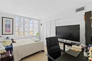 2780 NE 183rd St, Aventura, FL 33160 - Photo 17