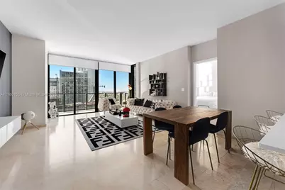 68 SE 6th St #1404, Miami, FL 33131 - Photo 1