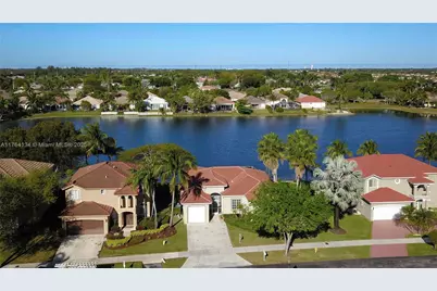 610 SE 30th Dr, Homestead, FL 33033 - Photo 1