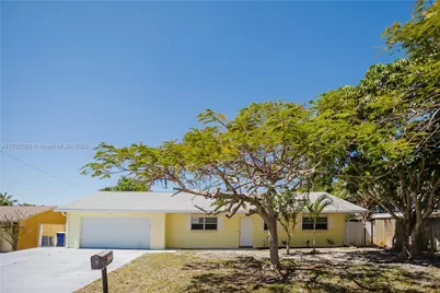2212 NE 21st Ave, Jensen Beach, FL 34957 - Photo 1