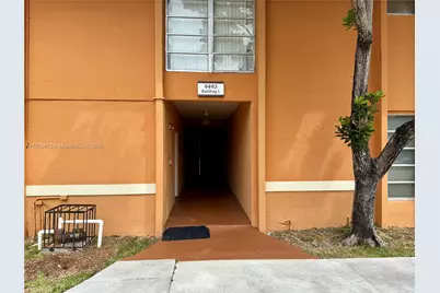 9493 SW 76th St #L3, Miami, FL 33173 - Photo 1