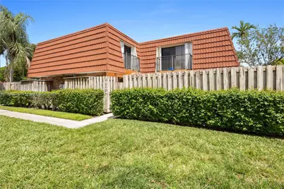 9927 NW 6th Ct, Plantation, FL 33324 - Photo 1