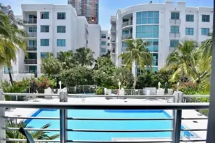 110 Washington Ave, Miami Beach, FL 33139 - Photo 1
