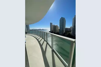 300 S Biscayne Blvd #1408, Miami, FL 33131 - Photo 1
