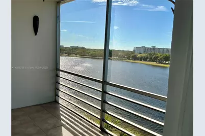 2801 N Palm Aire Dr #605, Pompano Beach, FL 33069 - Photo 1