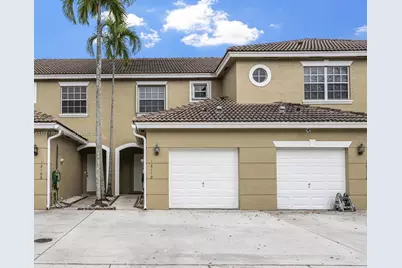 12110 SW 2nd St, Pembroke Pines, FL 33025 - Photo 1