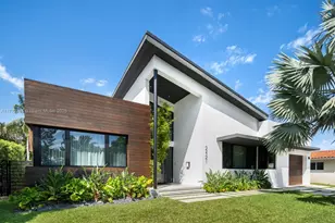 2421 NE 199th St, Miami, FL 33180 - Photo 1