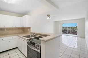 5199 NW 7th St, Miami, FL 33126 - Photo 1