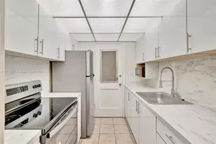 1395 NE 167th St, Miami, FL 33162 - Photo 1