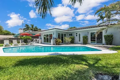 2225 NE 20th Ave, Wilton Manors, FL 33305 - Photo 1